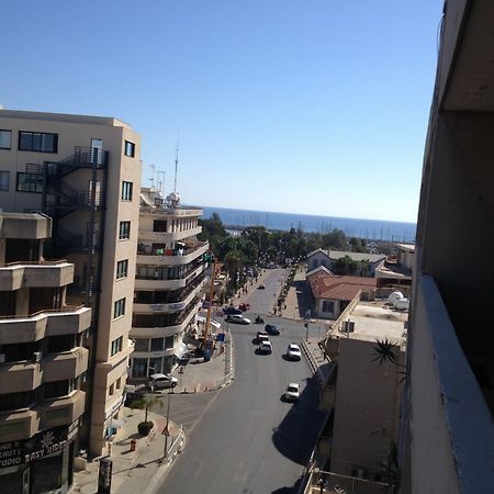 Francis Apartments Larnaca Esterno foto