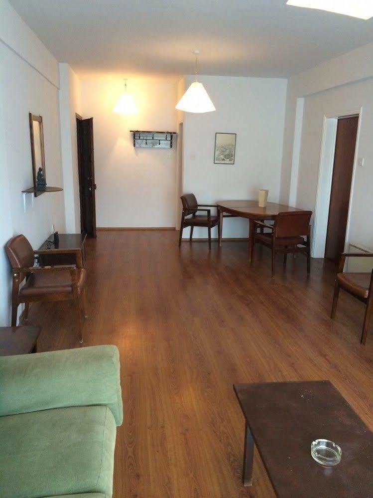 Francis Apartments Larnaca Esterno foto